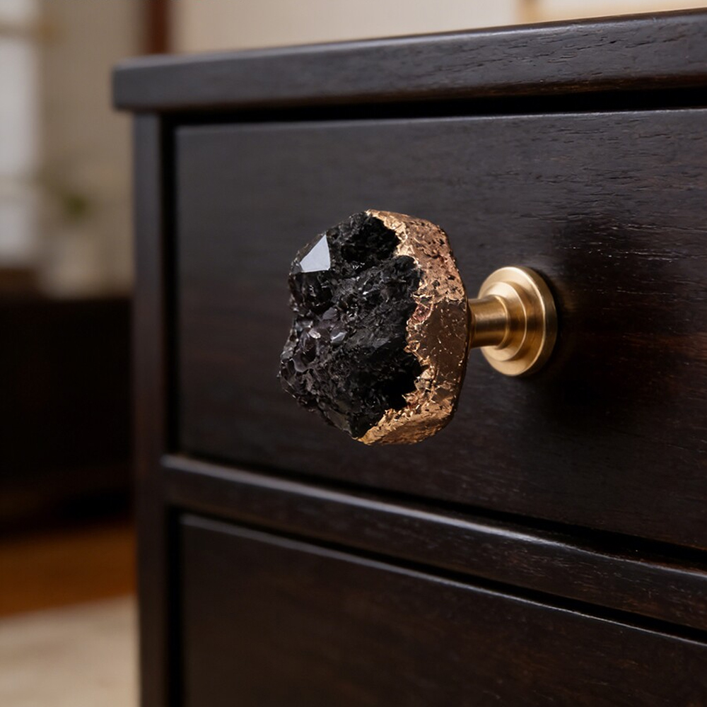 Drawer Pull Gold - Natürlicher weißer Kristallzahn mit Goldkante, luxuriöser